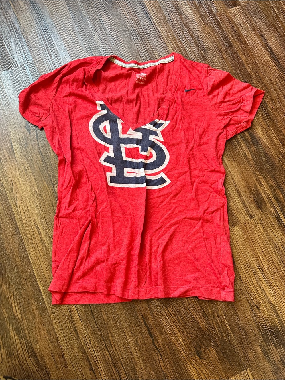 XL St. Louis Cardinals Red V-Neck Women’s Tee
